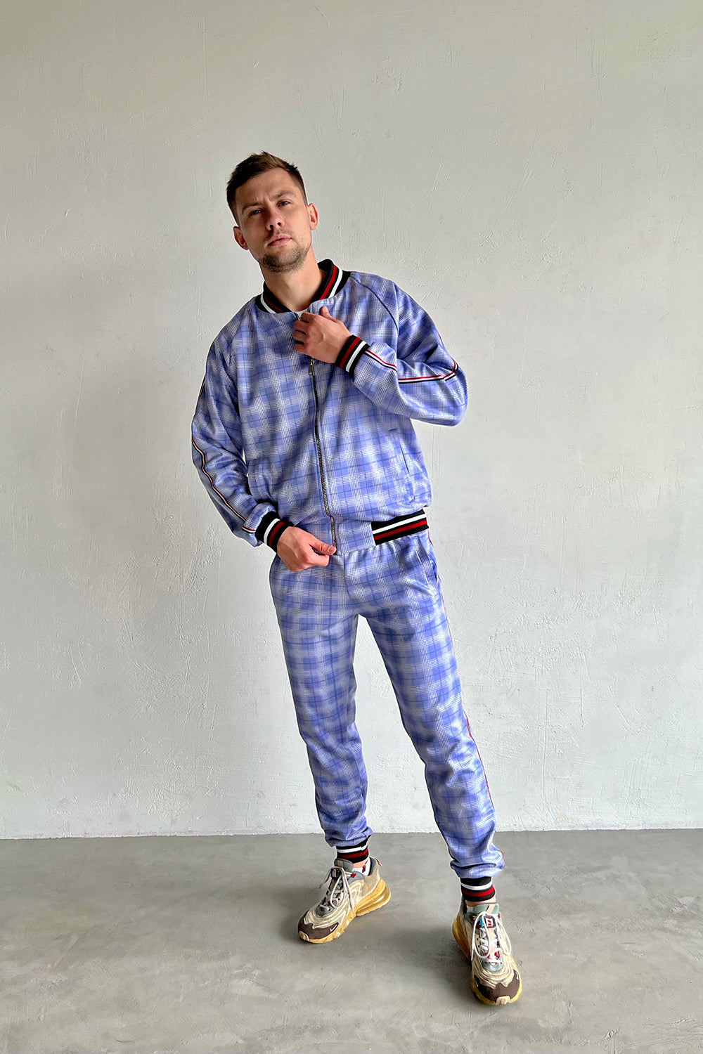 Violet and blue checkered men’s tracksuit